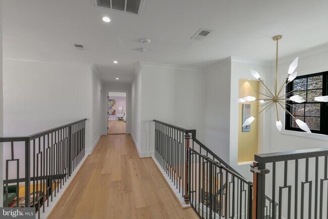 Building Photo - 1204 Potomac School Rd