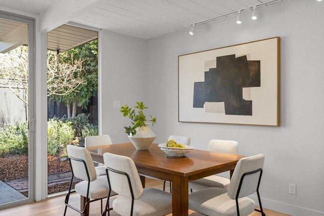 Building Photo - 729 Stendhal Ln