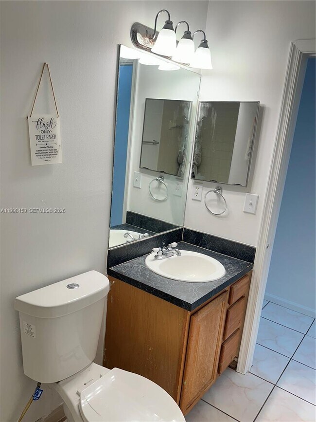 Building Photo - 1139 Freshwater Lakes Dr