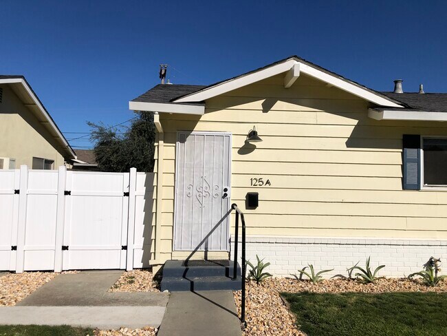 Building Photo - 125 El Toro Ct