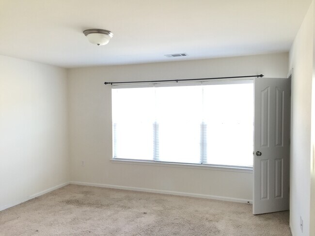 Building Photo - Delightful 4bd/2.5bth home
