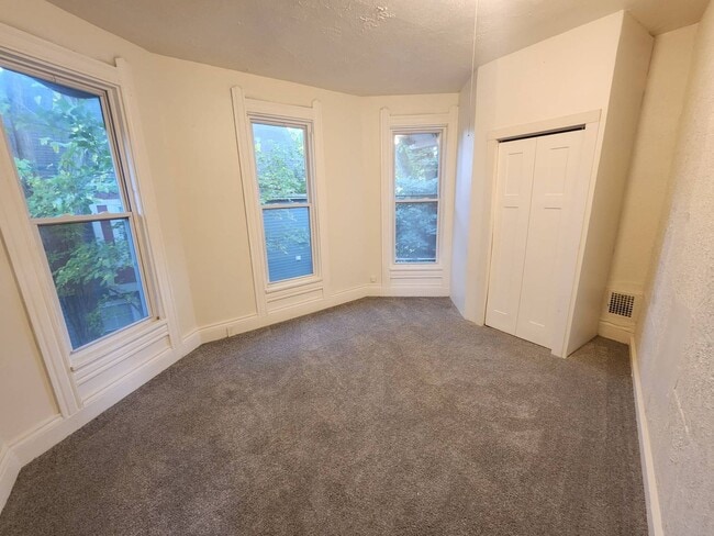 Building Photo - 2186 E 89th St