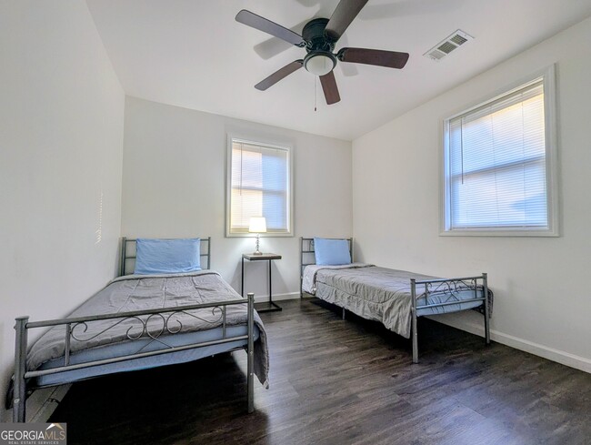 Building Photo - 2533 Godfrey Dr NW