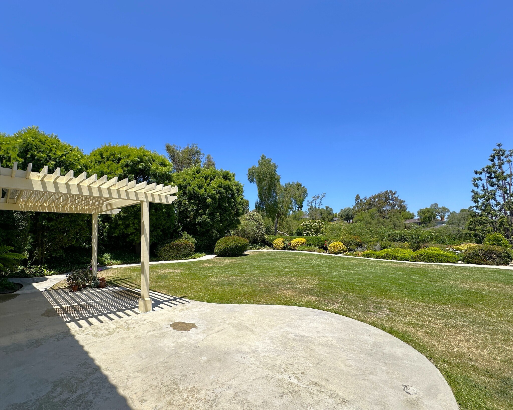Building Photo - 26543 Academy Dr