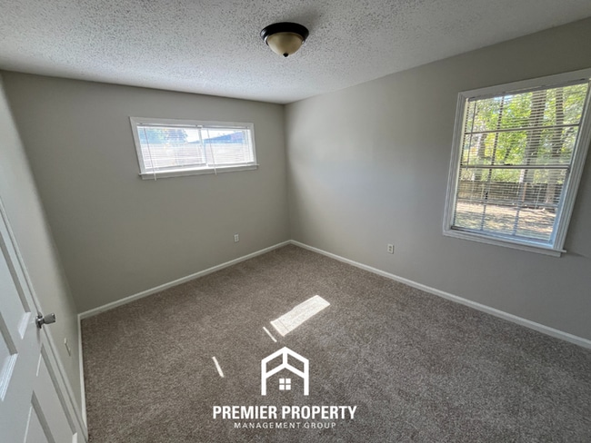 Building Photo - 3821 Oak Lake Ln