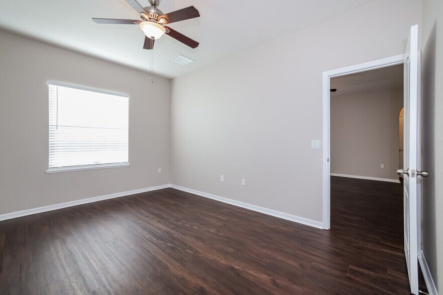 Building Photo - 2220 Paria Ln