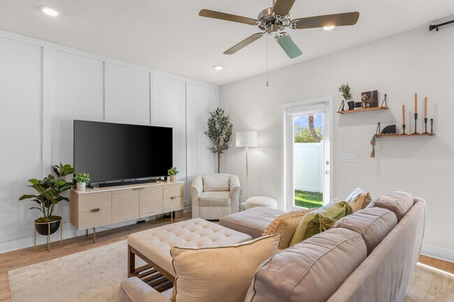 Building Photo - 4 Redbird Lp