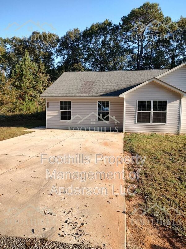 Building Photo - 110 Townsley Ct