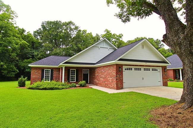 Primary Photo - 21 Grove Cir