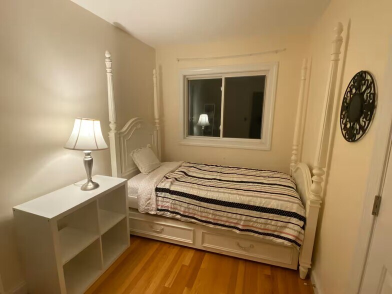 Building Photo - 4131 Cupp Dr