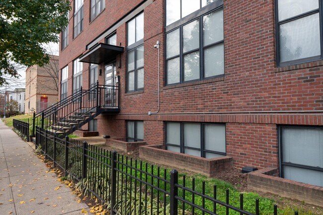Building Photo - 1111 W St NW