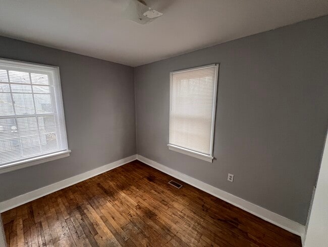 Building Photo - 606 Kingwood Dr