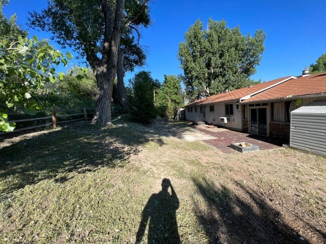 Building Photo - 1300 Riverview Rd