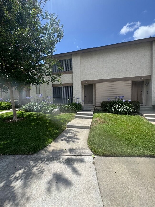 Building Photo - COMING SOON! 3 Bed + 1.5 Bath Townhouse