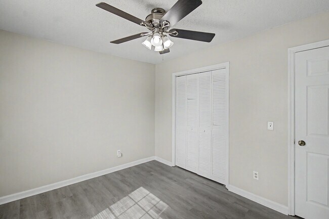 Building Photo - 1651 Latham Ct