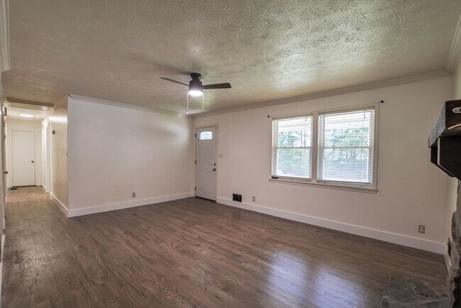 Building Photo - 1220 Ridge Rd