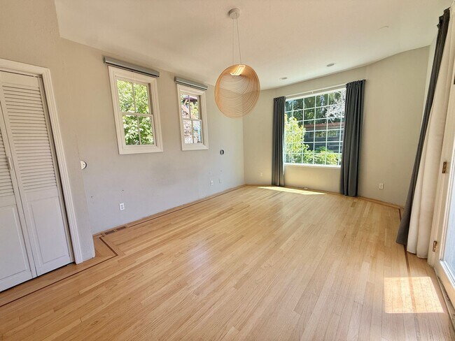 Building Photo - 1538 62nd St