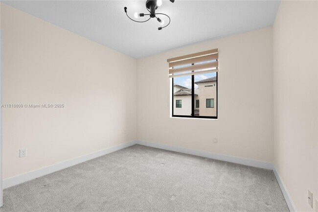 Building Photo - 4746 NW 83rd Pkwy