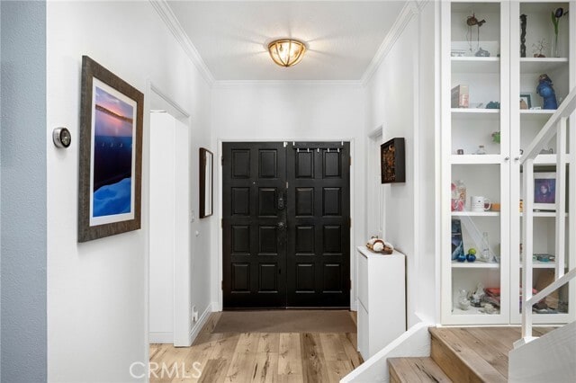 Building Photo - 13041 Moorpark St