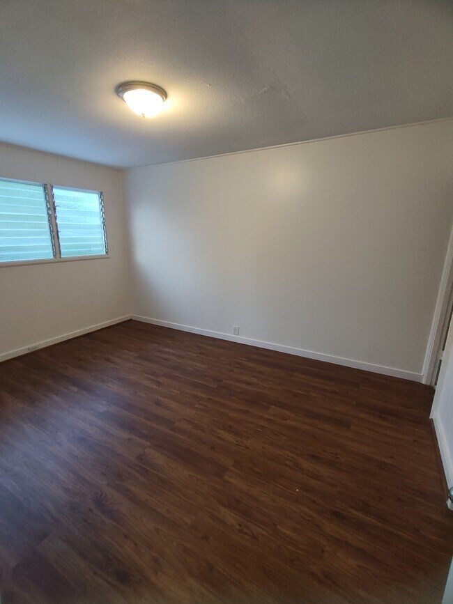 Building Photo - 2002 Mahaoo Pl