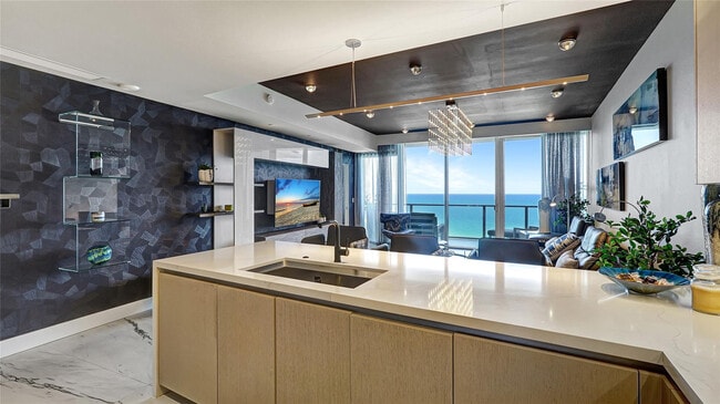 Building Photo - 2200 N Ocean Blvd