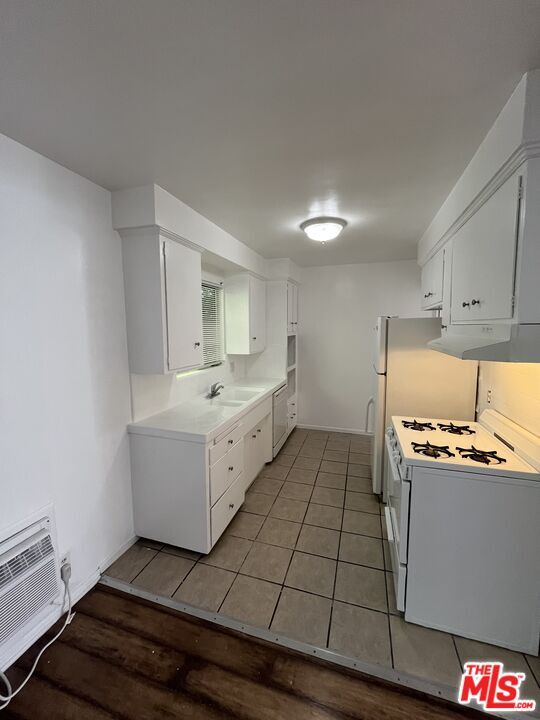 Building Photo - 4187 Arch Dr