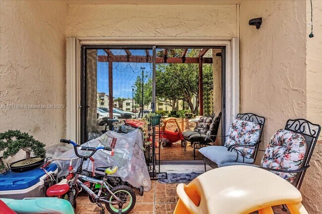 Building Photo - 8550 SW 149th Ave
