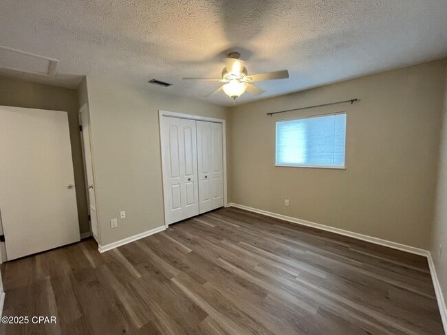 Building Photo - 6213 Sunset Ave