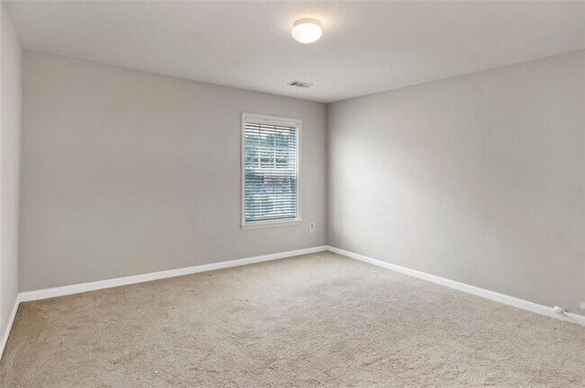 Building Photo - 440 Bayswater Way