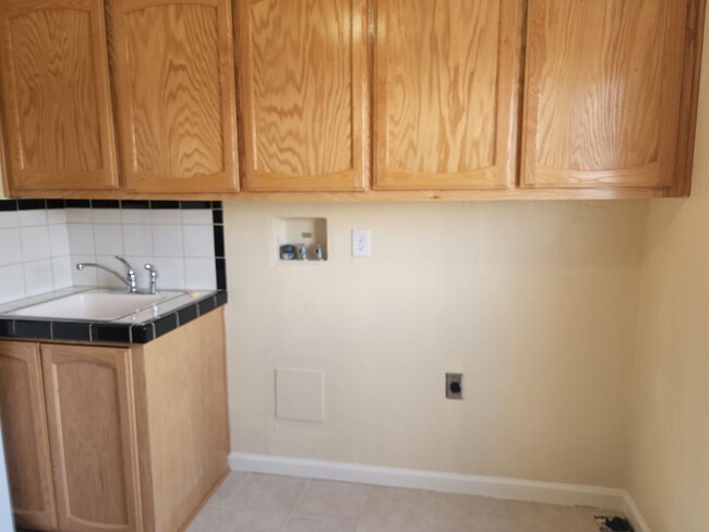 Building Photo - Large manufactured home in Topaz Ranch Est...