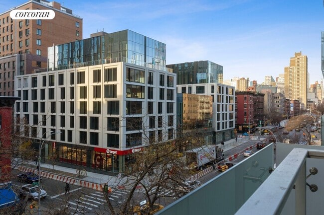 Building Photo - 464 W 44th St