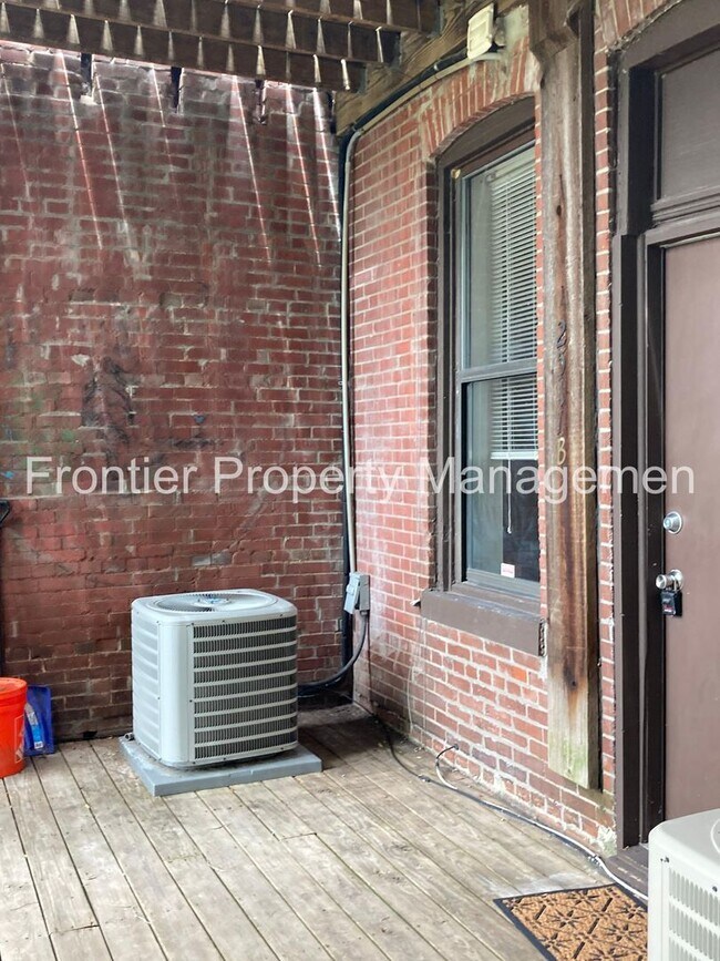 Building Photo - 2511-2513-2513 S 9th St