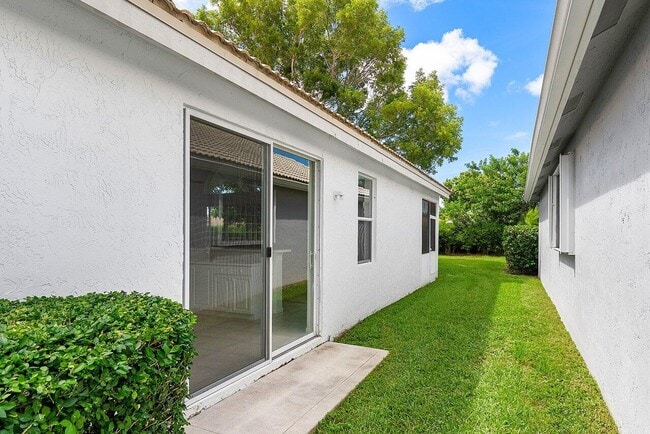 Building Photo - 7728 Edinburough Ln
