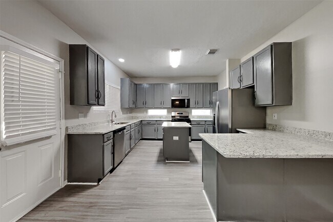 Building Photo - 1622 Sandy Park Dr