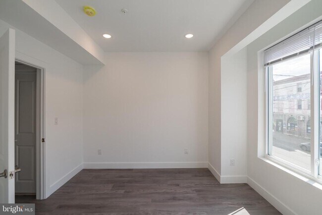 Building Photo - 1711 Snyder Ave