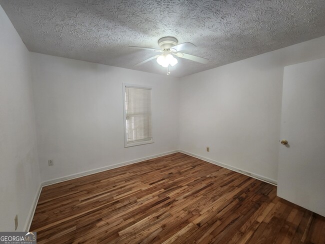 Building Photo - 7703 Aurora Dr