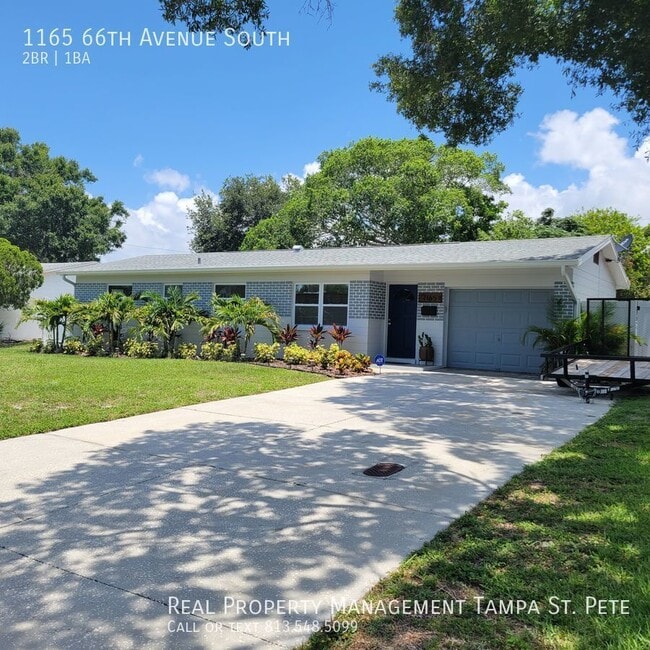 Building Photo - OUTSTANDING ST PETERSBURG POOL HOME AVAILA...