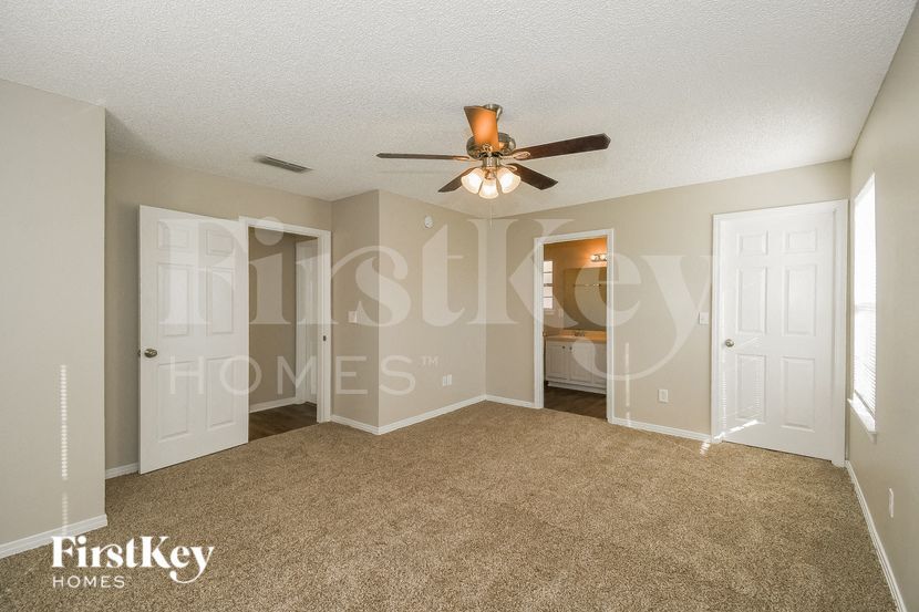 Building Photo - 7452 Cliff Cottage Dr