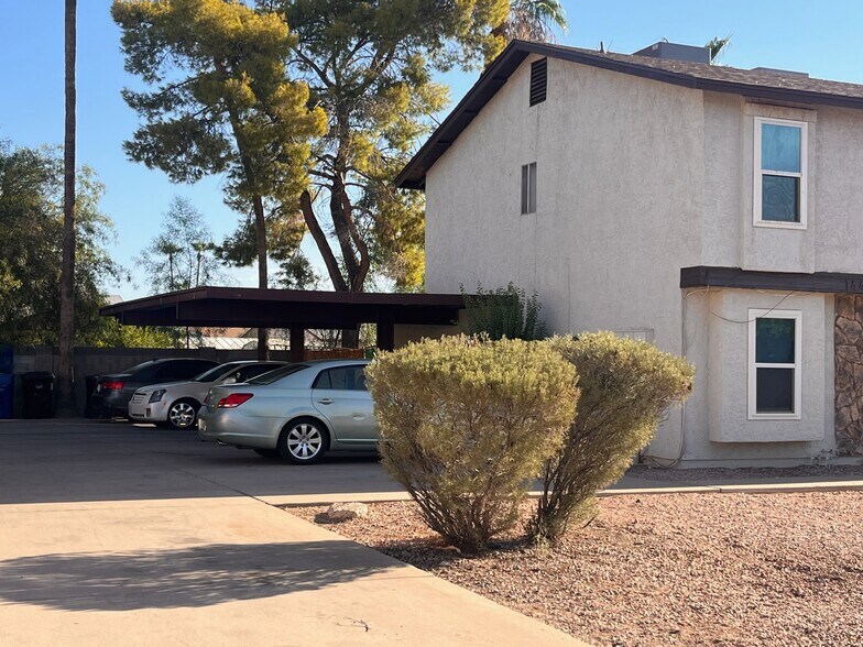 Building Photo - 1440 E Knoll Cir