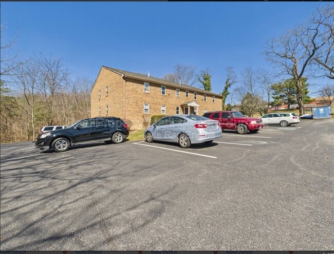 Interior Photo - 2407 Bare St.