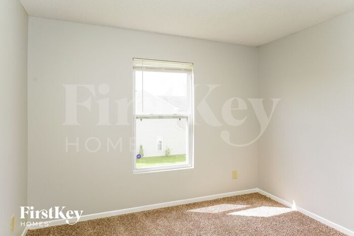 Building Photo - 8837 Hosta Way