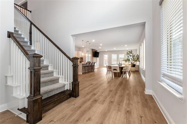 Building Photo - 2207 Santa Monica Dr
