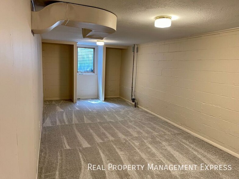 Building Photo - Beautiful 3 Bedroom Home in Southwest Siou...