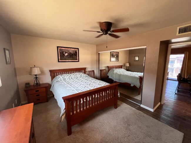 Building Photo - 9170 Riverside Dr