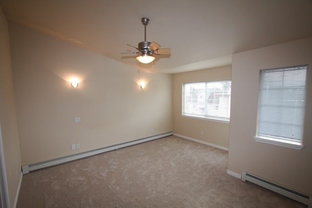 Building Photo - 2 Bedroom Townhouse close to Downtown!