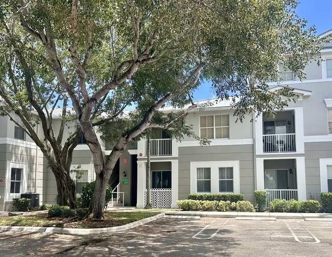 Primary Photo - 1002 Shoma Dr