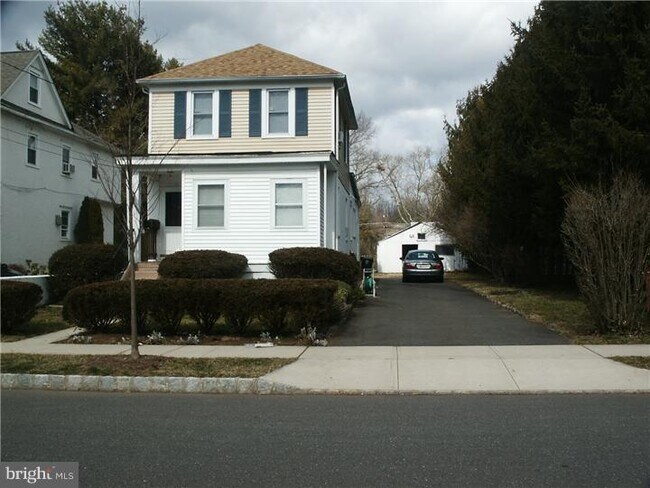 Primary Photo - 18 Oakland St