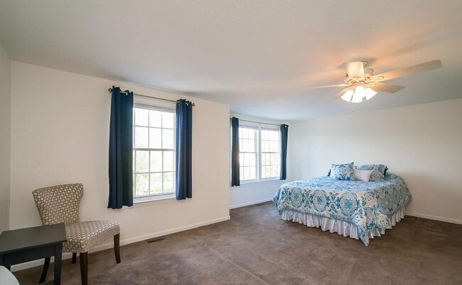 Building Photo - 1050 Staghorn Ave