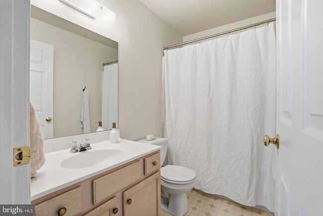 Building Photo - 468 Berkshire Dr