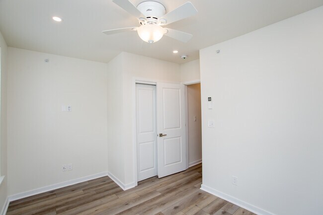 Building Photo - 41 Bridge St